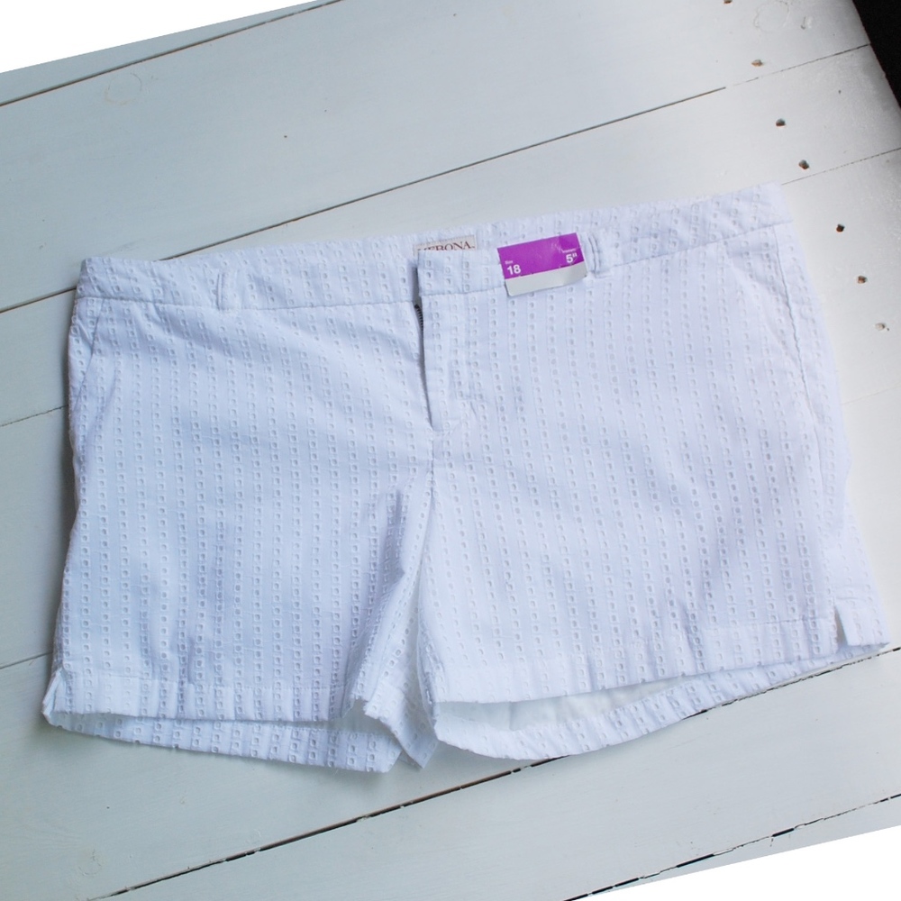 NEW Merona White Eyelet Shorts sz 18